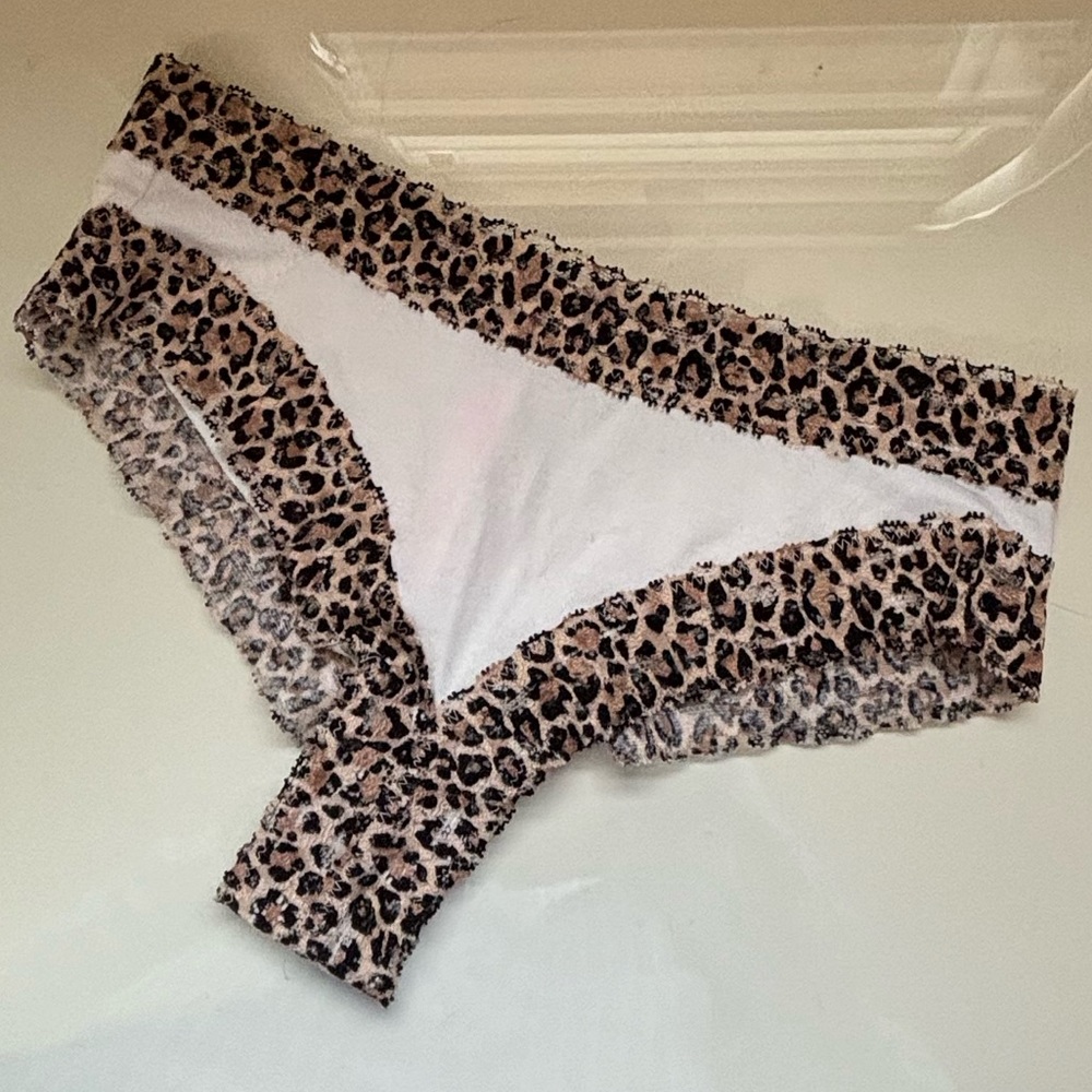 NWOT - PINK low rise cheeky undies